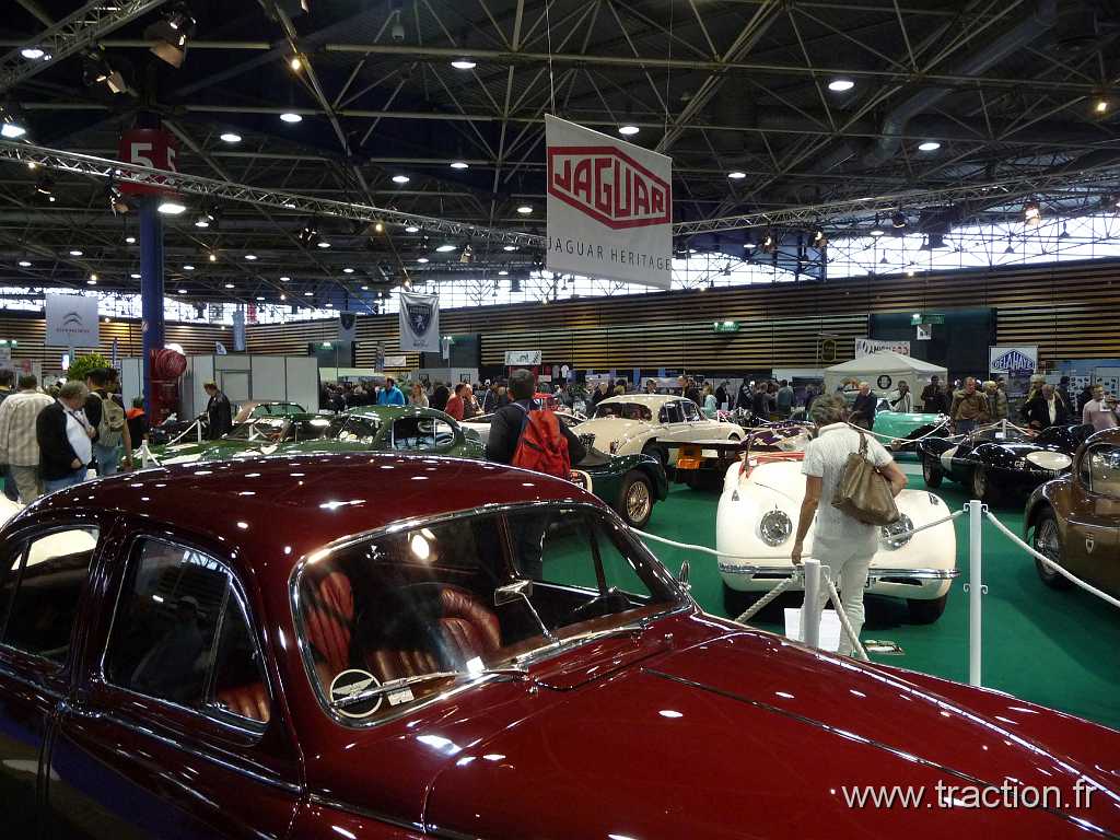 2011_epoquauto (155).jpg - 05/11/2011 - 69000 LYON - EPOQU'AUTO - 33ème Salon International Autos & Motos Anciennes - Stand JAGUAR